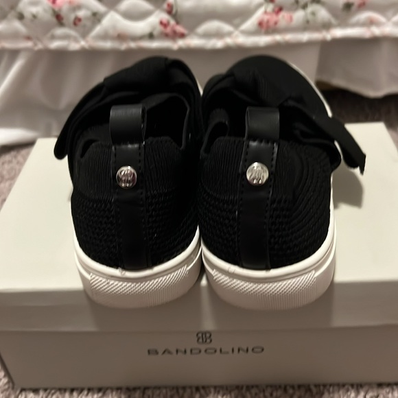 Bandolino Bryce Slip on shoe with bow - Picture 3 of 5
